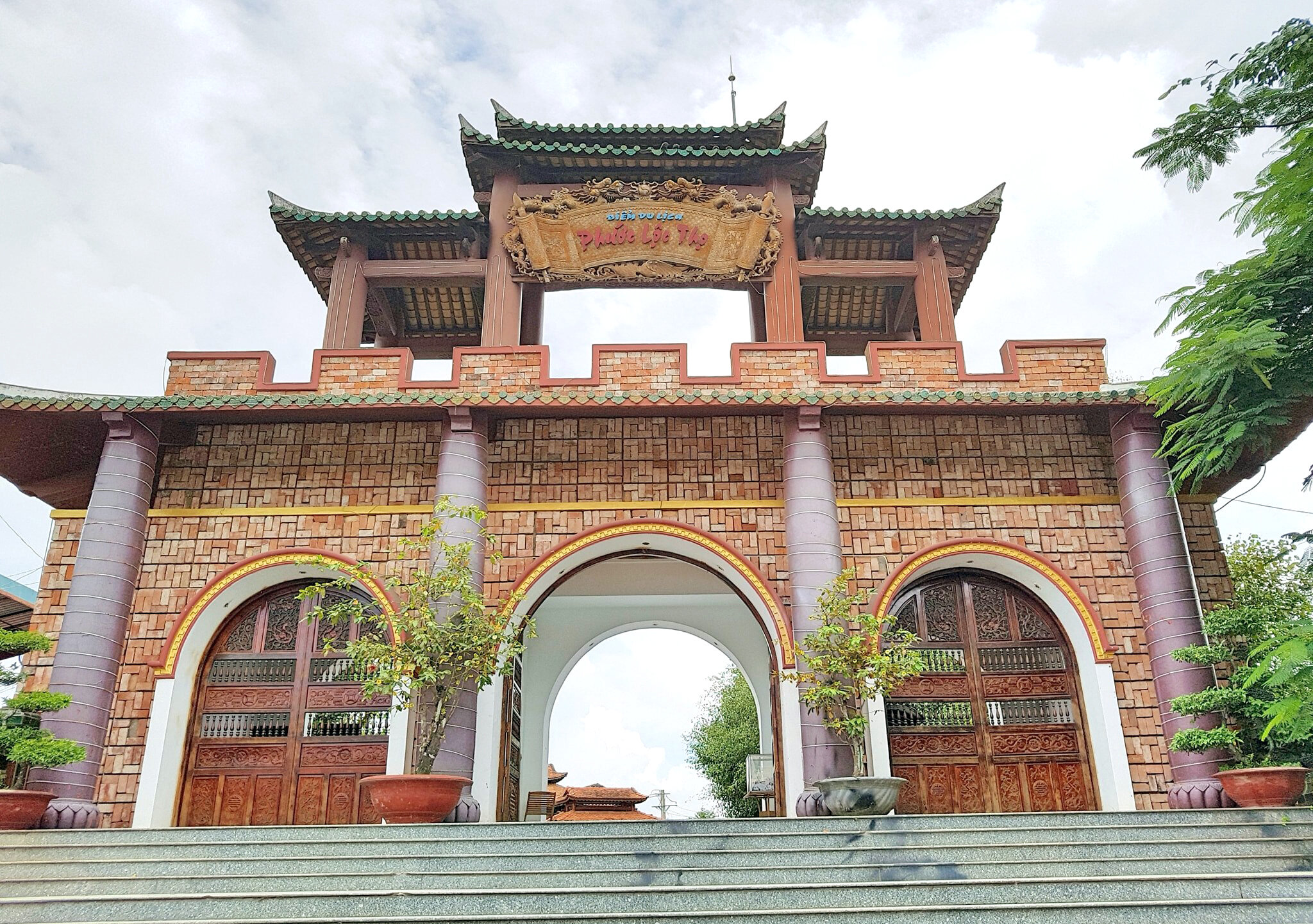 Experience Vietnam’s heritage with visa-prepared tours